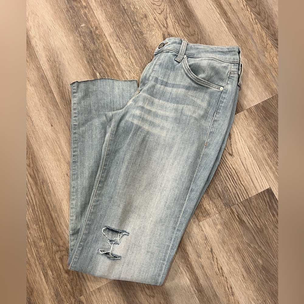 Mavi‎ “Emma” slim boyfriend light-wash denim. Size 28x31